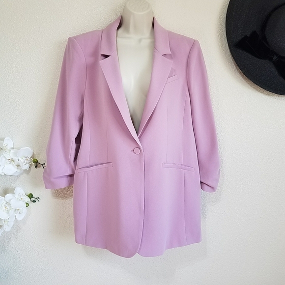 Cinq à Sept Khloe Ruched Sleeve Blazer in Warm Mauve - Picture 1 of 8